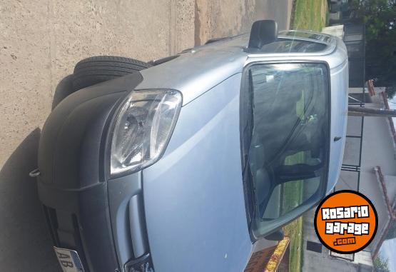 Utilitarios - Peugeot Partner 2017 Nafta 155000Km - En Venta