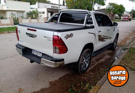 Camionetas - Toyota hilux srx 4x4 2017 Diesel 19000Km - En Venta