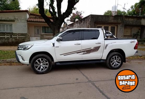 Camionetas - Toyota hilux srx 4x4 2017 Diesel 19000Km - En Venta