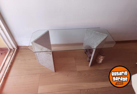 Hogar - Mesa de vidrio con base de mrmol  Moderna y elegante - En Venta