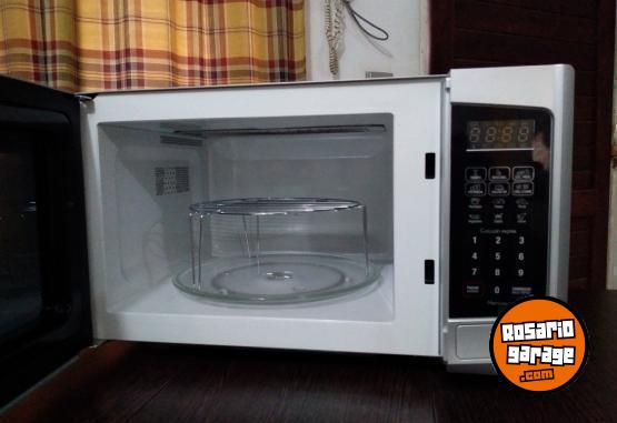 Hogar - Horno Microondas BGH Quick Chef 23 Litros c/ Grill - En Venta