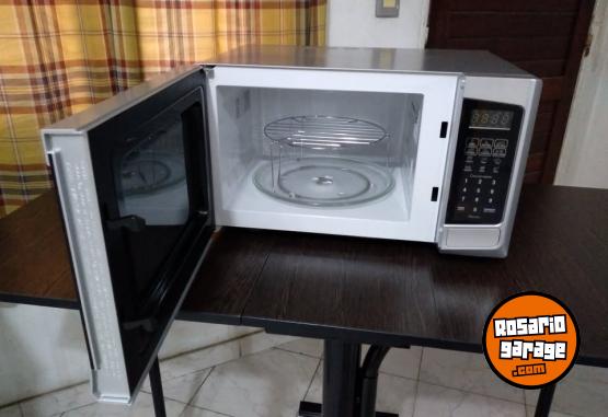 Hogar - Horno Microondas BGH Quick Chef 23 Litros c/ Grill - En Venta