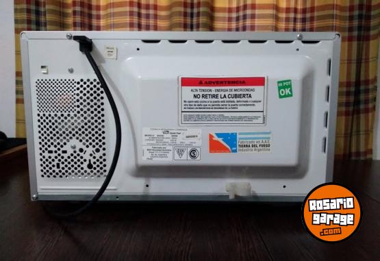 Hogar - Horno Microondas BGH Quick Chef 23 Litros c/ Grill - En Venta