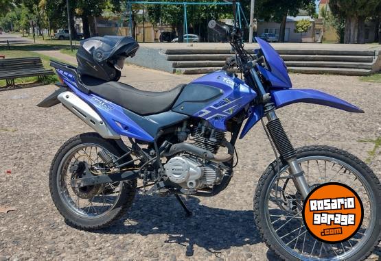 Motos - Corven Triax 250cc. 2014 Nafta 16000Km - En Venta