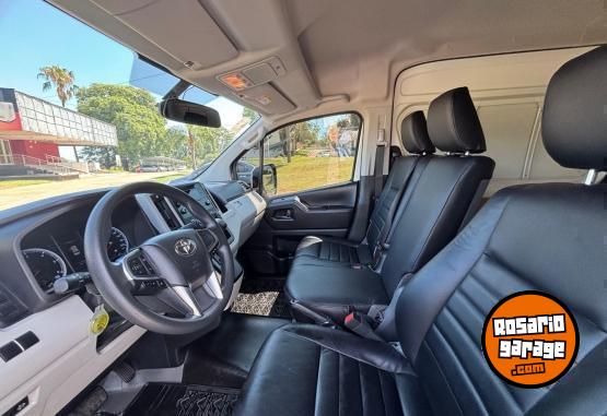 Utilitarios - Toyota HIACE L2H2 2.8 AT 2025 Diesel 0Km - En Venta