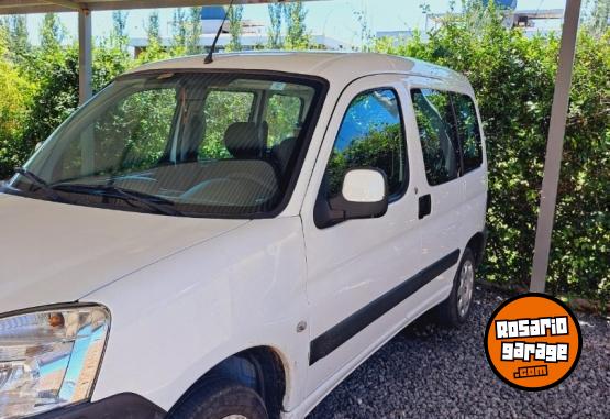 Utilitarios - Peugeot partener patagonica 2017 Nafta 100000Km - En Venta