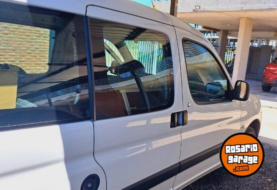Utilitarios - Peugeot partener patagonica 2017 Nafta 100000Km - En Venta