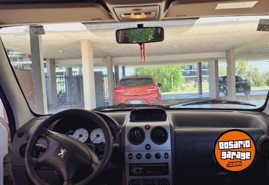 Utilitarios - Peugeot partener patagonica 2017 Nafta 100000Km - En Venta