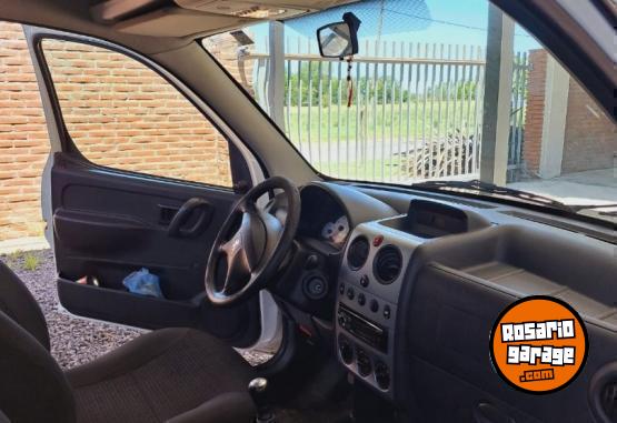 Utilitarios - Peugeot partener patagonica 2017 Nafta 100000Km - En Venta