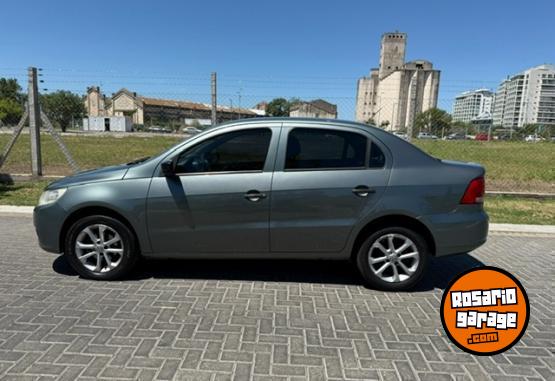 Autos - Volkswagen Voyage 1.6 Highline 2011 Nafta 135000Km - En Venta