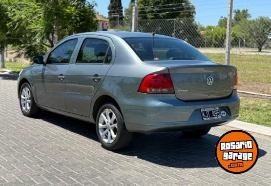 Autos - Volkswagen Voyage 1.6 Highline 2011 Nafta 135000Km - En Venta