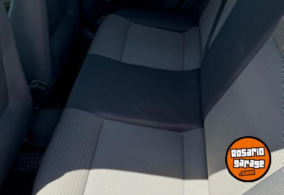 Autos - Volkswagen Voyage 1.6 Highline 2011 Nafta 135000Km - En Venta