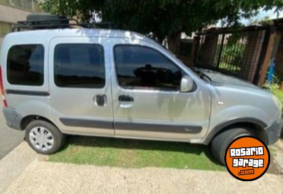 Utilitarios - Renault Kangoo 2015 GNC 284000Km - En Venta