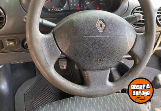 Utilitarios - Renault Kangoo 2015 GNC 284000Km - En Venta