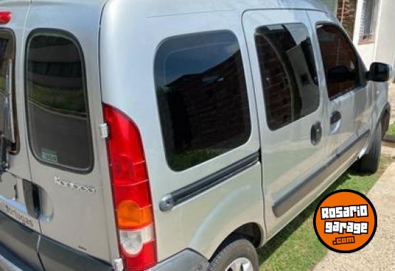 Utilitarios - Renault Kangoo 2015 GNC 284000Km - En Venta