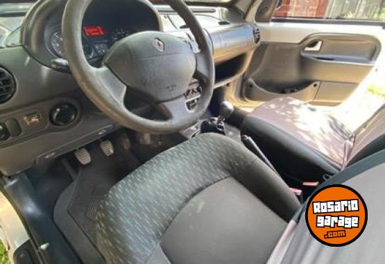 Utilitarios - Renault Kangoo 2015 GNC 284000Km - En Venta