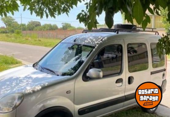 Utilitarios - Renault Kangoo 2015 GNC 284000Km - En Venta
