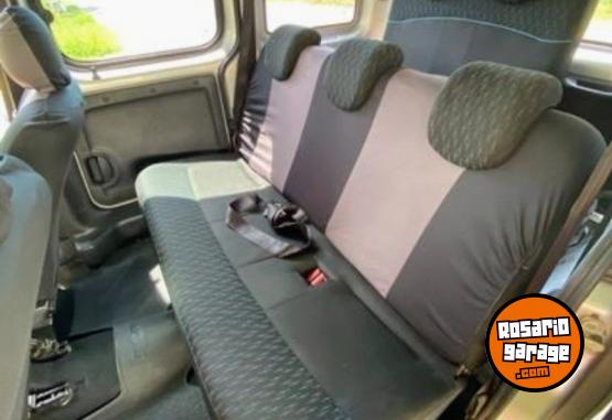 Utilitarios - Renault Kangoo 2015 GNC 284000Km - En Venta