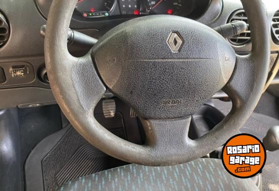 Utilitarios - Renault Kangoo 2015 GNC 284000Km - En Venta