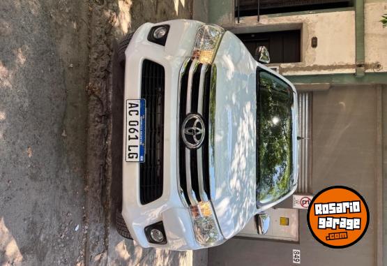 Camionetas - Toyota Hilux 2017 Diesel 82000Km - En Venta