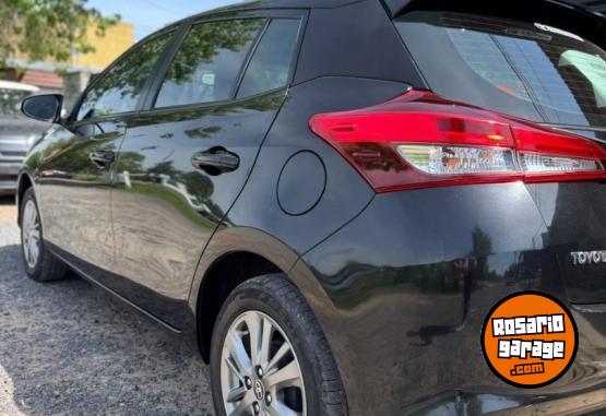 Autos - Toyota yaris xls 2021 Nafta 75000Km - En Venta