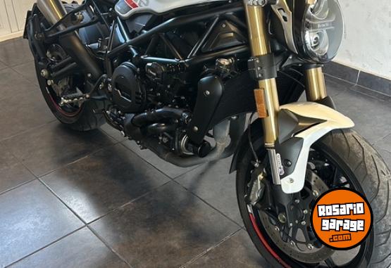 Motos - Benelli 752S 2022 Nafta 9000Km - En Venta