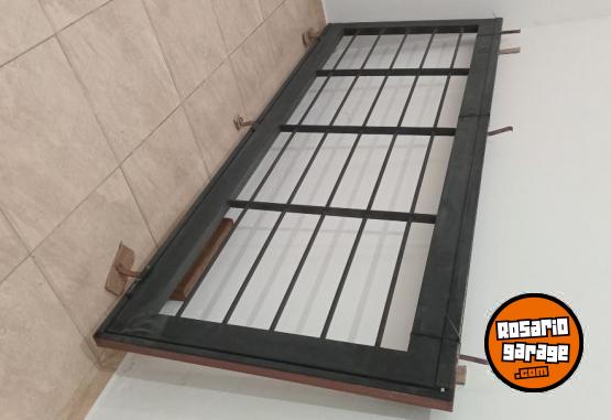 Hogar - Puerta reja - En Venta