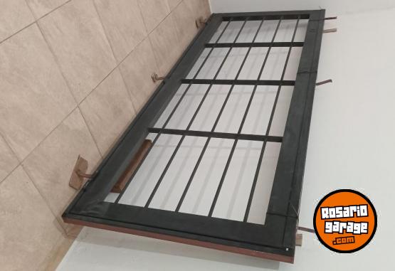 Hogar - Puerta reja - En Venta