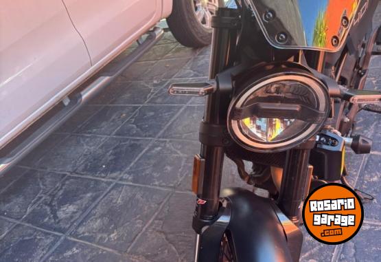 Motos - Husqvarna Svartpilen 401 2022 Nafta 4300Km - En Venta