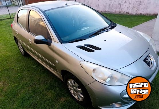 Autos - Peugeot 207 compact 2012 Nafta 142000Km - En Venta