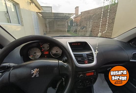 Autos - Peugeot 207 compact 2012 Nafta 142000Km - En Venta