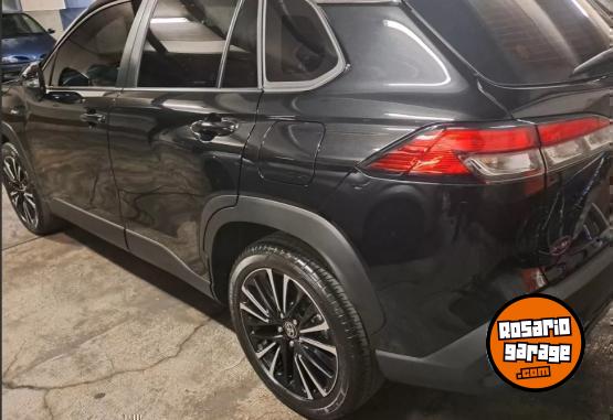 Camionetas - Toyota Corolla cross 2024 Electrico / Hibrido 21000Km - En Venta