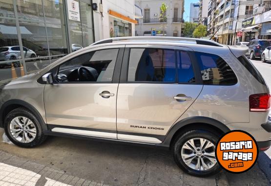 Autos - Volkswagen Suran Cross 2017 Nafta 60000Km - En Venta