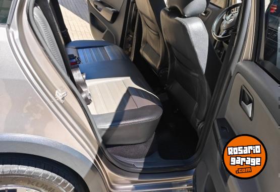 Autos - Volkswagen Suran Cross 2017 Nafta 60000Km - En Venta