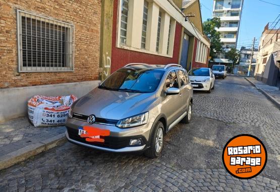 Autos - Volkswagen Suran Cross 2017 Nafta 60000Km - En Venta