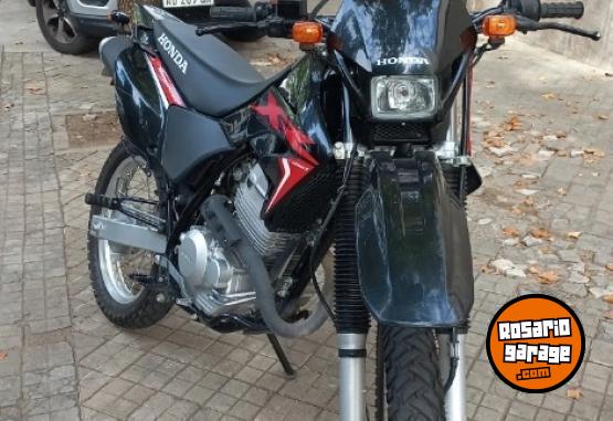 Motos - Honda TORNADO 2022 Nafta 6000Km - En Venta