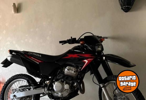 Motos - Honda Tornado 2022 Nafta 6000Km - En Venta
