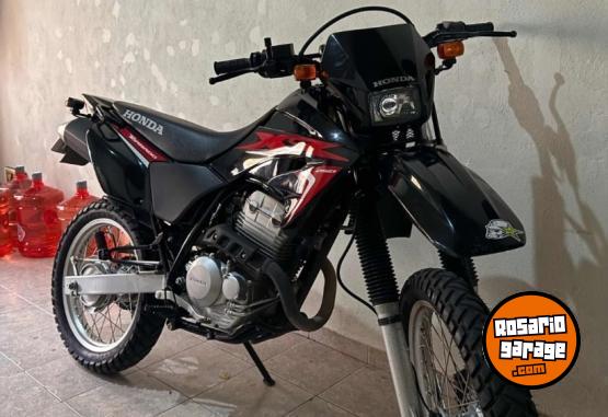 Motos - Honda Tornado 2022 Nafta 6000Km - En Venta