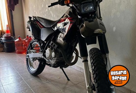 Motos - Honda Tornado 2022 Nafta 6000Km - En Venta
