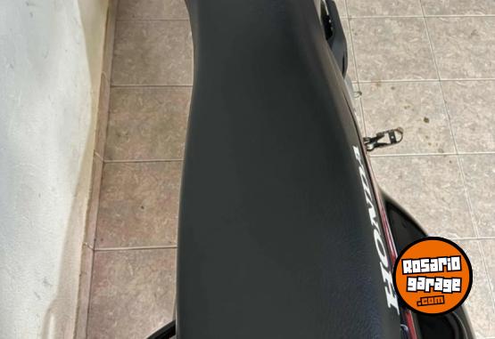 Motos - Honda Tornado 2022 Nafta 6000Km - En Venta