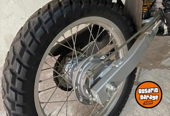 Motos - Honda Tornado 2022 Nafta 6000Km - En Venta