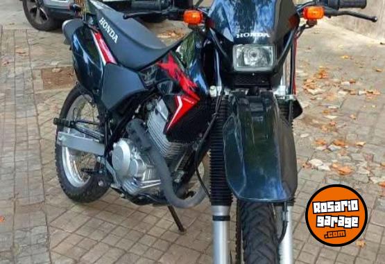 Motos - Honda Tornado 2022 Nafta 6000Km - En Venta