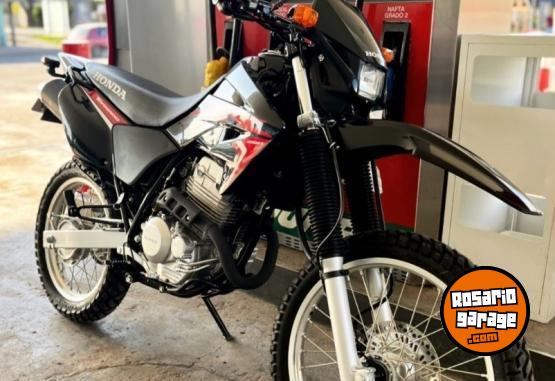 Motos - Honda Tornado 2022 Nafta 6000Km - En Venta