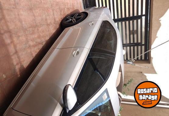 Autos - Volkswagen Vento 2011 Nafta 113700Km - En Venta