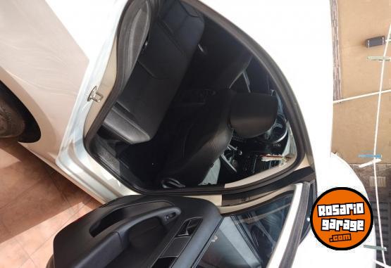 Autos - Volkswagen Vento 2011 Nafta 113700Km - En Venta