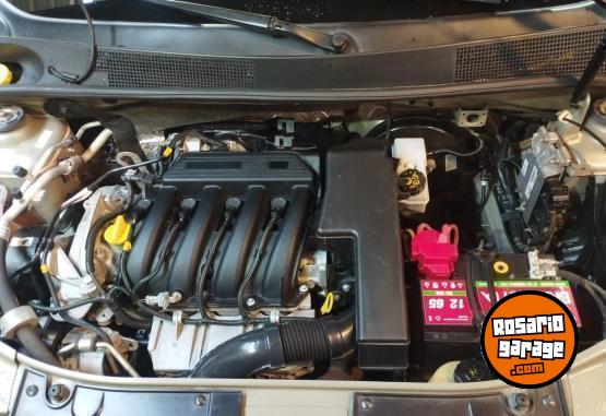 Autos - Renault Logan 2 privillege plus 2019 Nafta 99000Km - En Venta