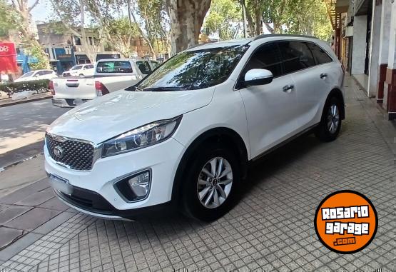 Camionetas - Kia Sorento 7 asientos 2017 Diesel 209000Km - En Venta