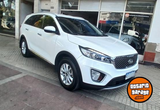 Camionetas - Kia Sorento 7 asientos 2017 Diesel 209000Km - En Venta