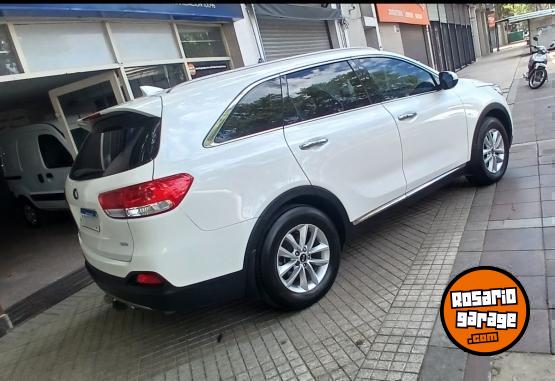 Camionetas - Kia Sorento 7 asientos 2017 Diesel 209000Km - En Venta