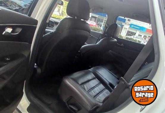 Camionetas - Kia Sorento 7 asientos 2017 Diesel 209000Km - En Venta
